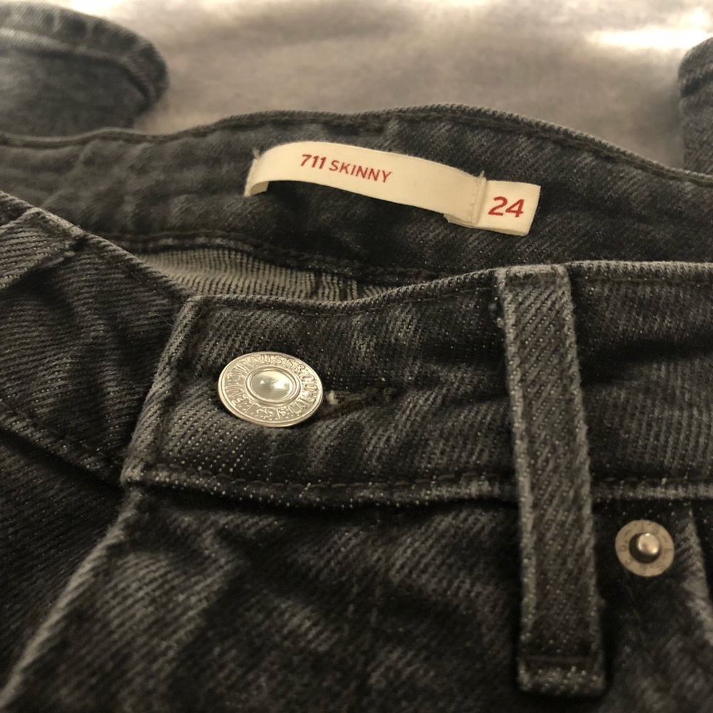Women's Levi 711 skinny jeans